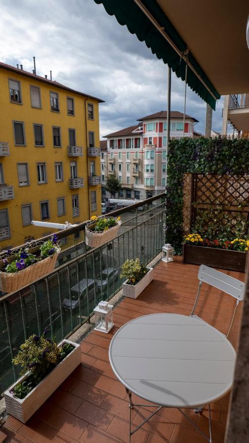 Beautiful Floral Apartment On Navigli Milan Exterior photo